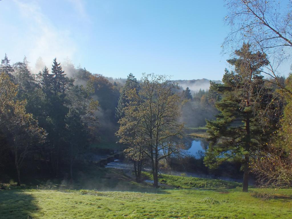 Les Grillons Du Morvan Montsauche-les-Settons Exterior photo